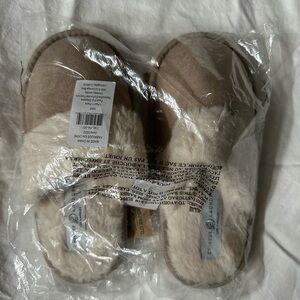 Chinese laundry slippers